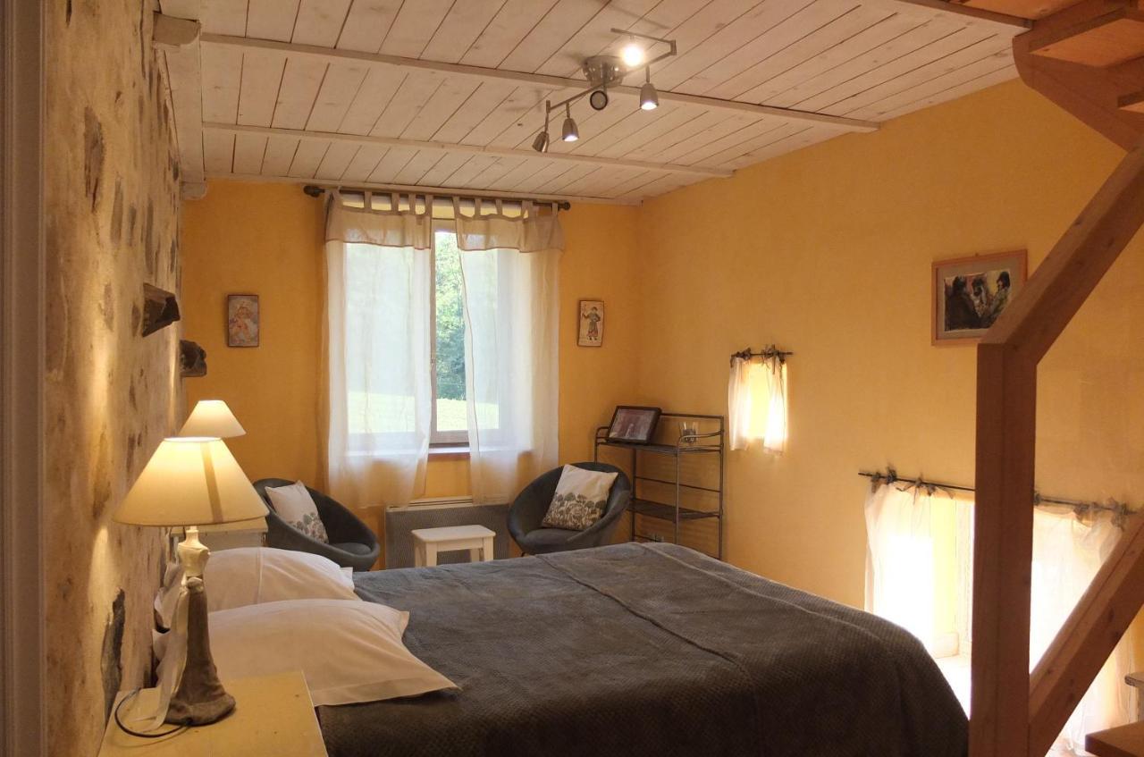 La Pierre Folle Chambres D'Hotes كلوني المظهر الخارجي الصورة