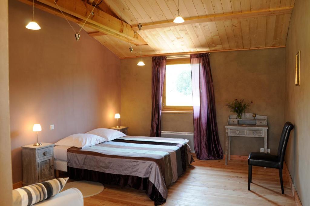 La Pierre Folle Chambres D'Hotes كلوني الغرفة الصورة